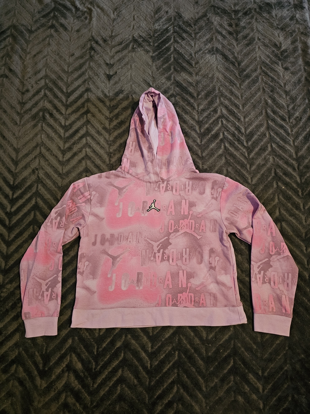 💕 Jordan Girls All-Over Print Pullover Hoodie – Size XL
